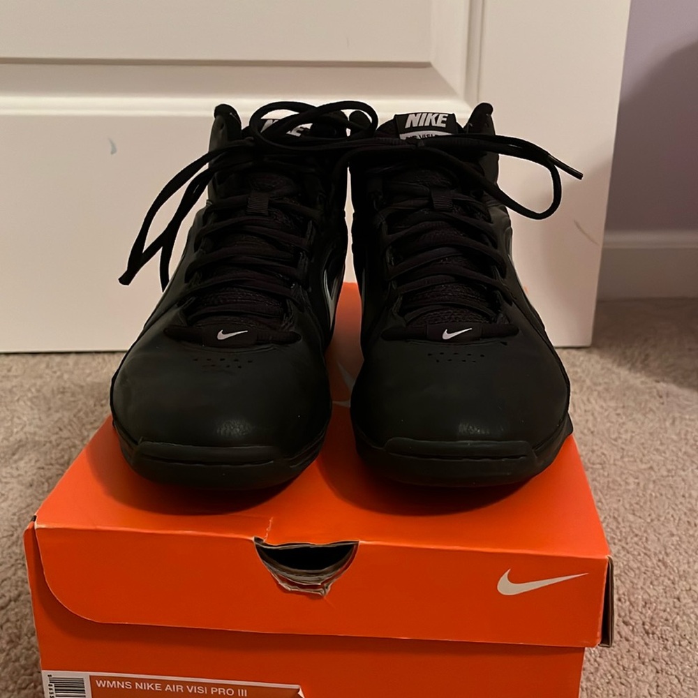 Nike Women’s Basketball Sneakers